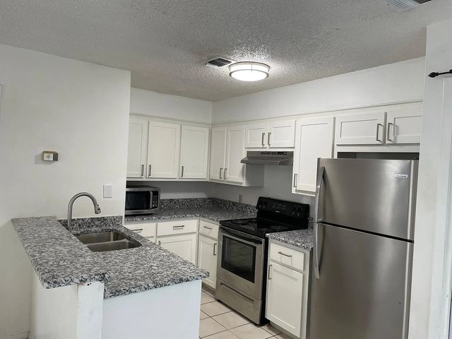 2800 Wayside Avenue A, Fort Worth, TX 76110