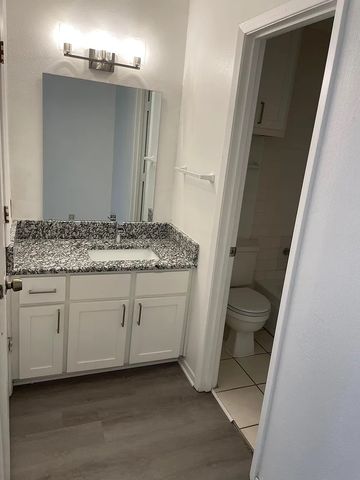 2800 Wayside Avenue A, Fort Worth, TX 76110