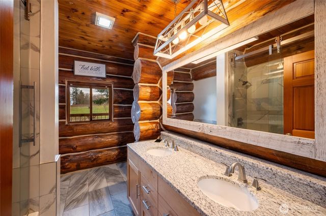 3883 Everett Lane, Ferndale, WA 98248