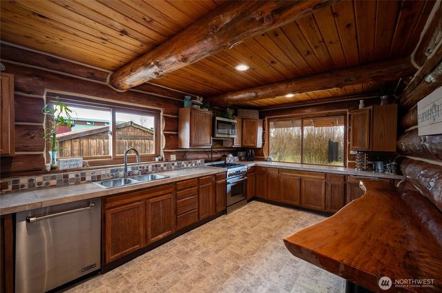 3883 Everett Lane, Ferndale, WA 98248