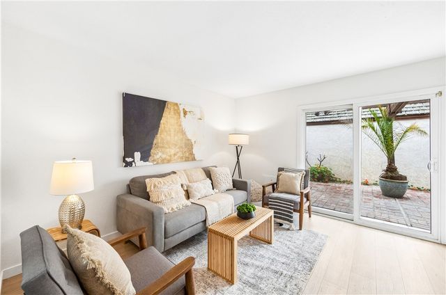 2007 Delaware Street, Huntington Beach, CA 92648