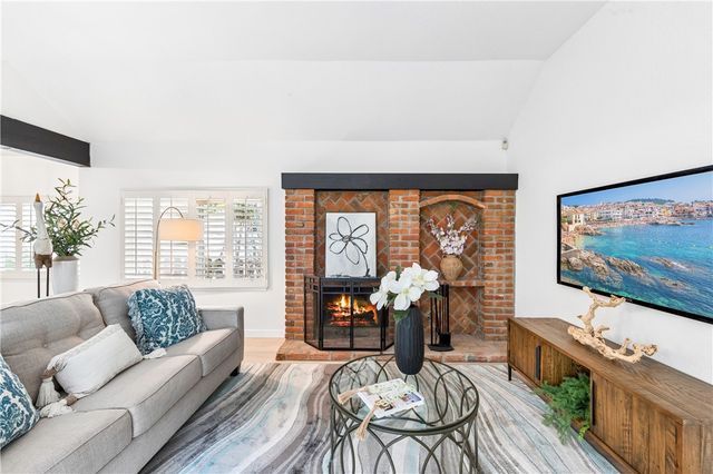 2007 Delaware Street, Huntington Beach, CA 92648