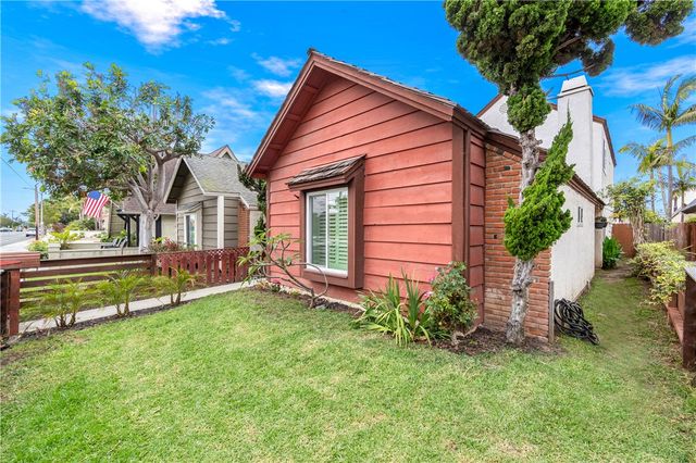 2007 Delaware Street, Huntington Beach, CA 92648