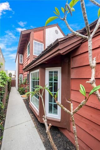 2007 Delaware Street, Huntington Beach, CA 92648