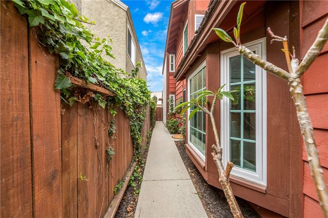2007 Delaware Street, Huntington Beach, CA 92648