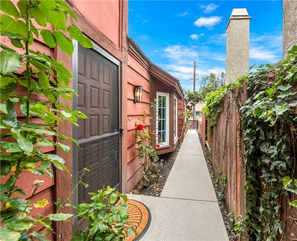 2007 Delaware Street, Huntington Beach, CA 92648