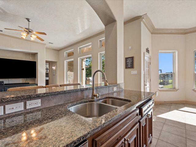 18925 Harbor Side Boulevard, Montgomery, TX 77356