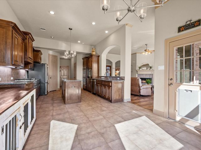 18925 Harbor Side Boulevard, Montgomery, TX 77356