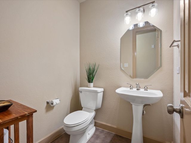 18925 Harbor Side Boulevard, Montgomery, TX 77356