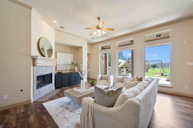 18925 Harbor Side Boulevard, Montgomery, TX 77356