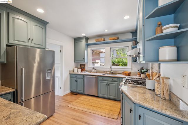 630 Longridge Rd, Oakland, CA 94610