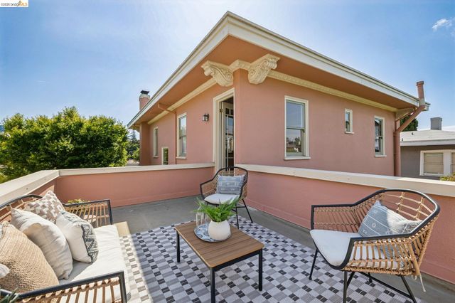 630 Longridge Rd, Oakland, CA 94610