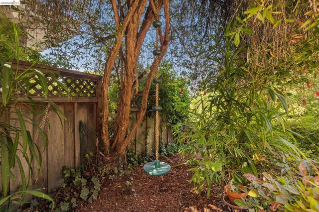 630 Longridge Rd, Oakland, CA 94610