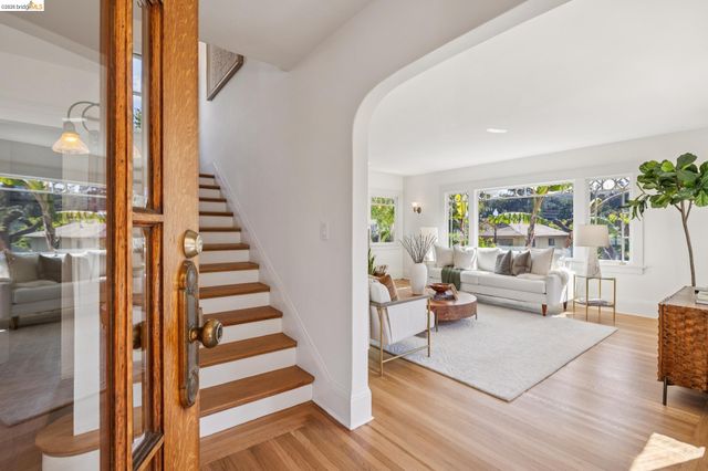 630 Longridge Rd, Oakland, CA 94610