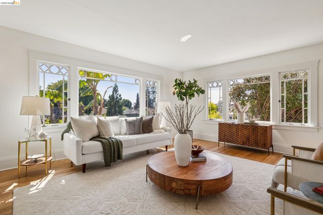 630 Longridge Rd, Oakland, CA 94610