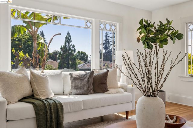 630 Longridge Rd, Oakland, CA 94610