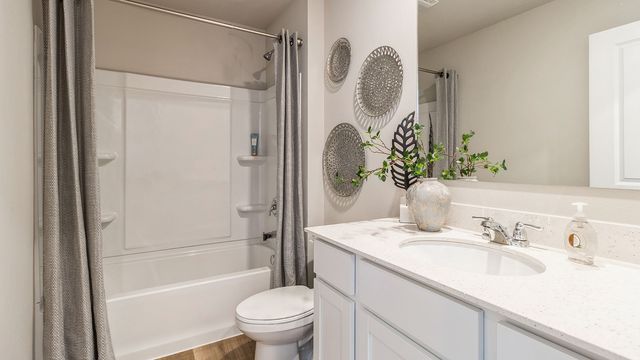 3042 Sweetwater Drive, Des Moines, IA 50320