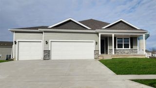3042 Sweetwater Drive, Des Moines, IA 50320