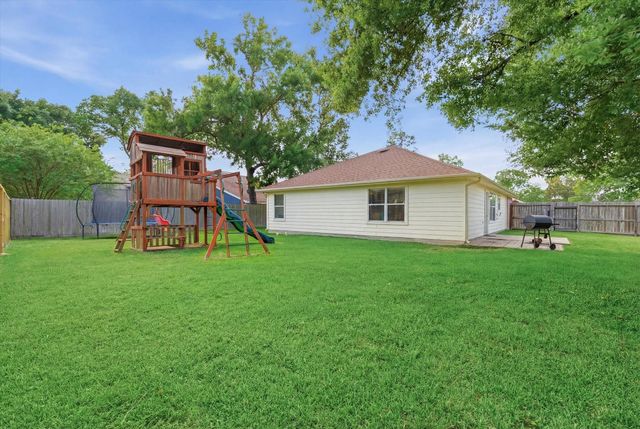 16018 Spinnaker Drive, Crosby, TX 77532