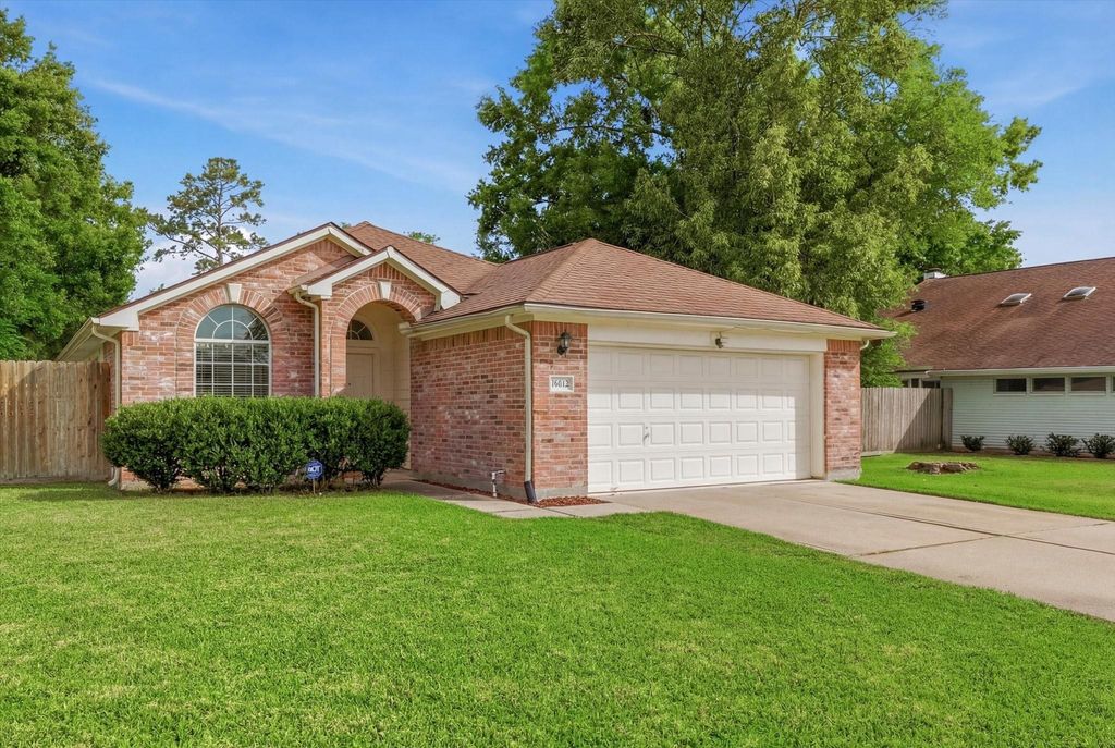 16018 Spinnaker Drive, Crosby, TX 77532