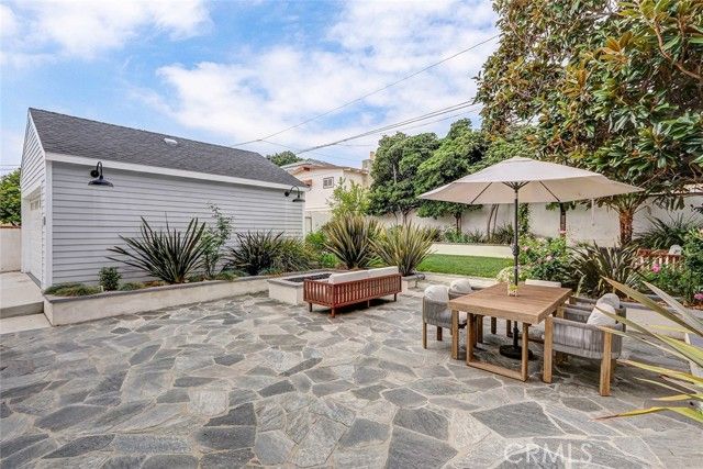 825 Center, El Segundo, CA 90245