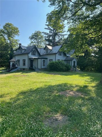 165 S Cross Road 3, Staatsburg, NY 12580