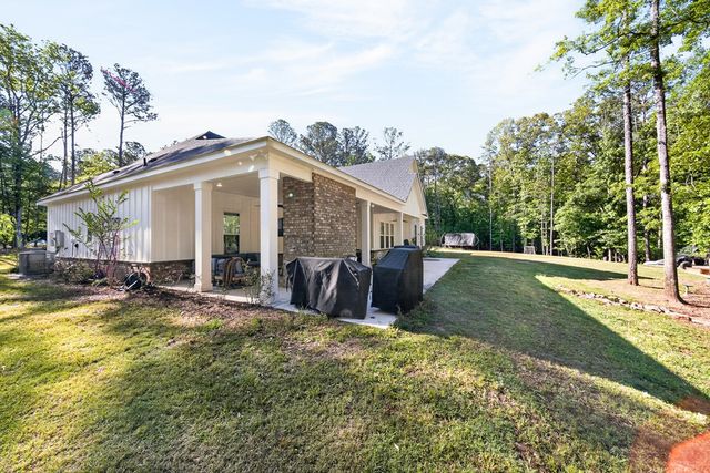 324 S Quail Lane, Pine Mountain, GA 31822