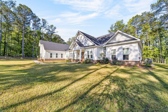 324 S Quail Lane, Pine Mountain, GA 31822
