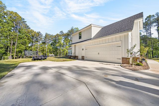 324 S Quail Lane, Pine Mountain, GA 31822