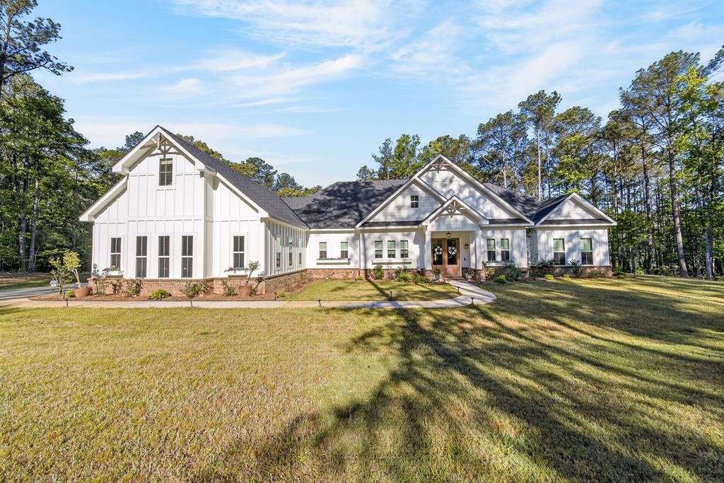 324 S Quail Lane, Pine Mountain, GA 31822