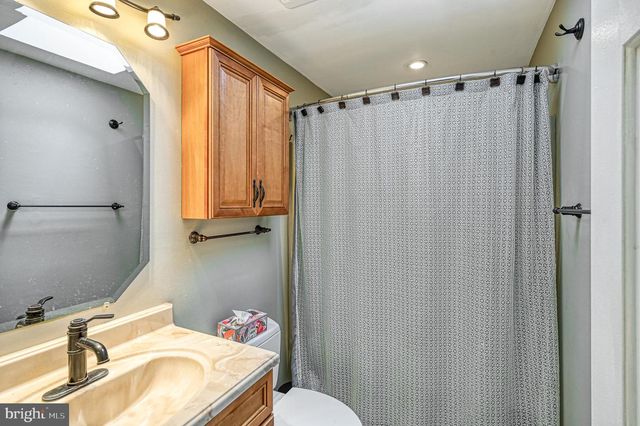 20 OAK RD, Bumpass, VA 23024