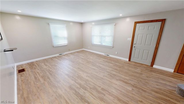 1100 Fairfield School Road, Columbiana, OH 44408