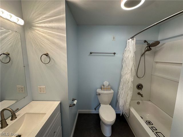 1100 Fairfield School Road, Columbiana, OH 44408