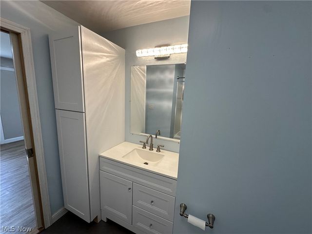 1100 Fairfield School Road, Columbiana, OH 44408