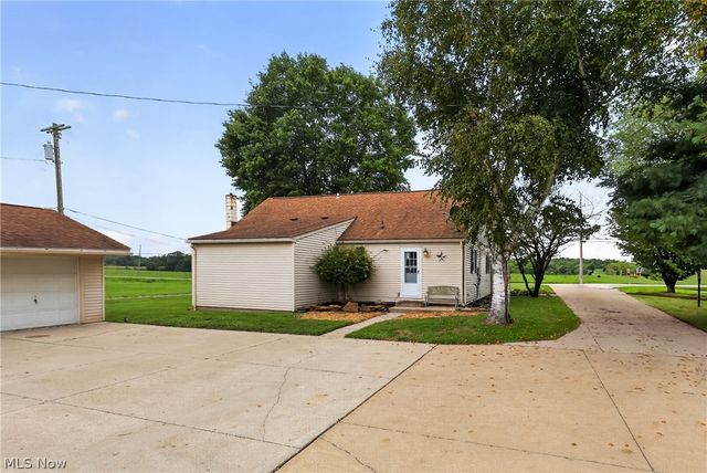 1100 Fairfield School Road, Columbiana, OH 44408