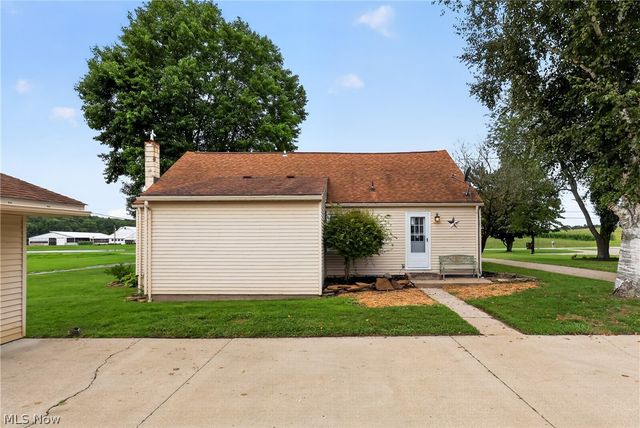 1100 Fairfield School Road, Columbiana, OH 44408