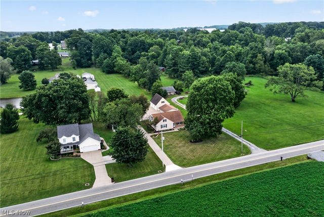1100 Fairfield School Road, Columbiana, OH 44408