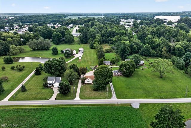 1100 Fairfield School Road, Columbiana, OH 44408