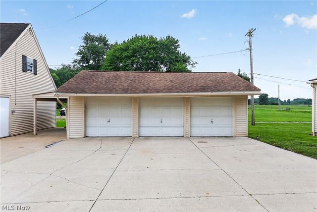 1100 Fairfield School Road, Columbiana, OH 44408