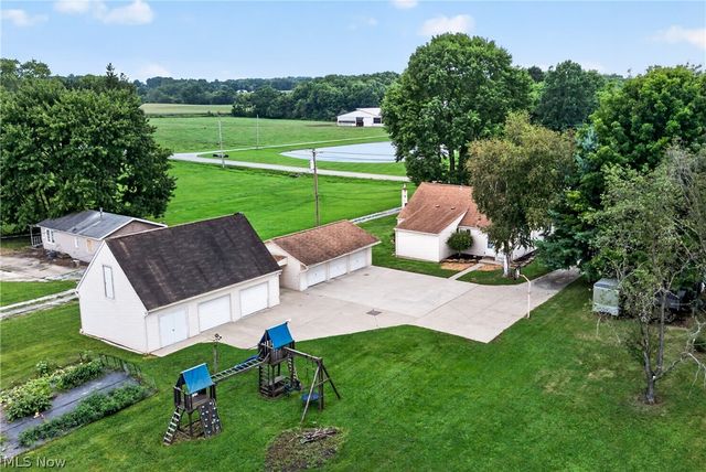 1100 Fairfield School Road, Columbiana, OH 44408