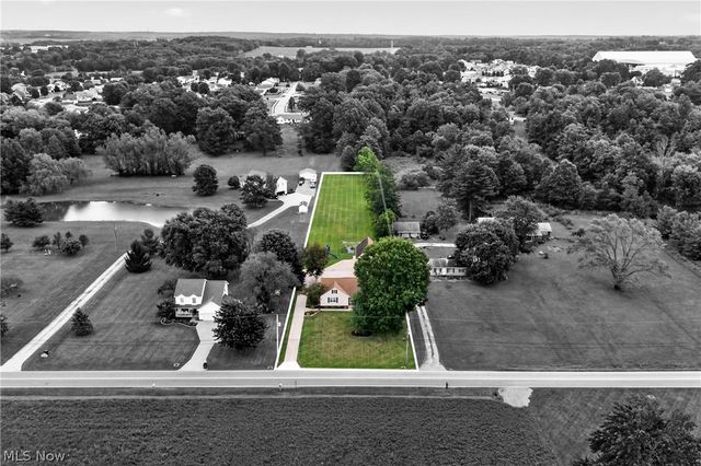1100 Fairfield School Road, Columbiana, OH 44408
