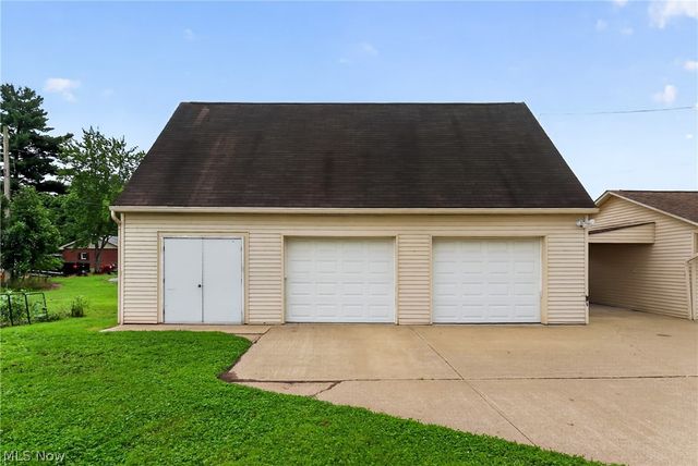1100 Fairfield School Road, Columbiana, OH 44408
