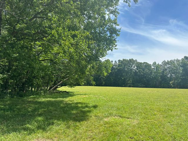 1 Somerville Rd, Cross Plains, TN 37049