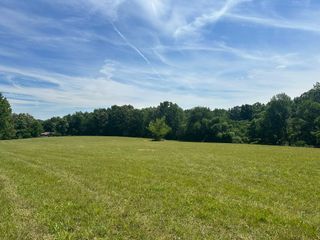 1 Somerville Rd, Cross Plains, TN 37049