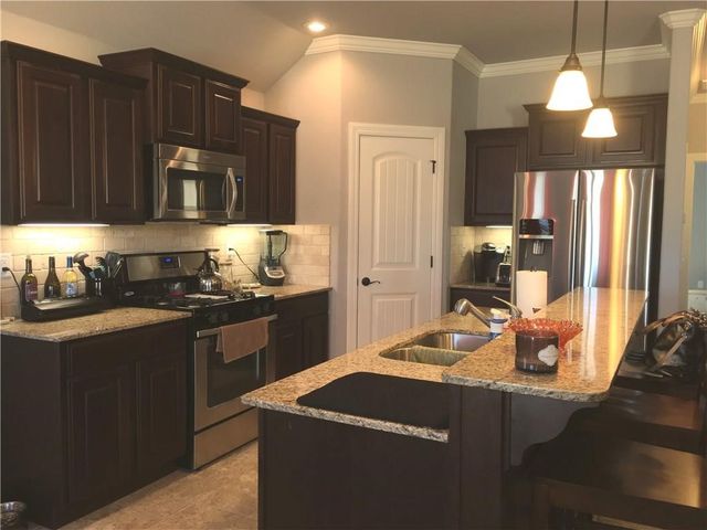 2960 W Topaz Drive, Fayetteville, AR 72704