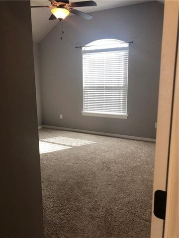 2960 W Topaz Drive, Fayetteville, AR 72704