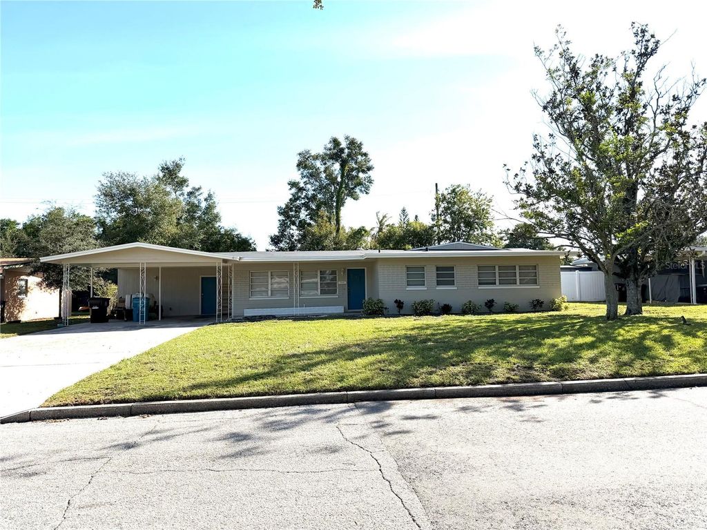 Image 2 of property listing at 1231 VANTAGE DRIVE, Orlando, FL 32806