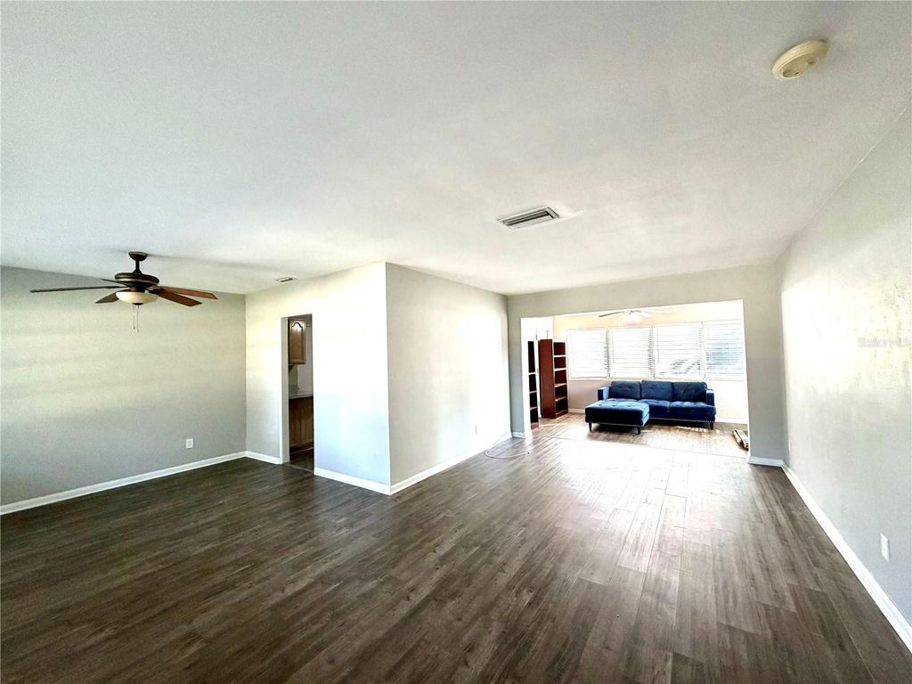 Image 12 of property listing at 1231 VANTAGE DRIVE, Orlando, FL 32806