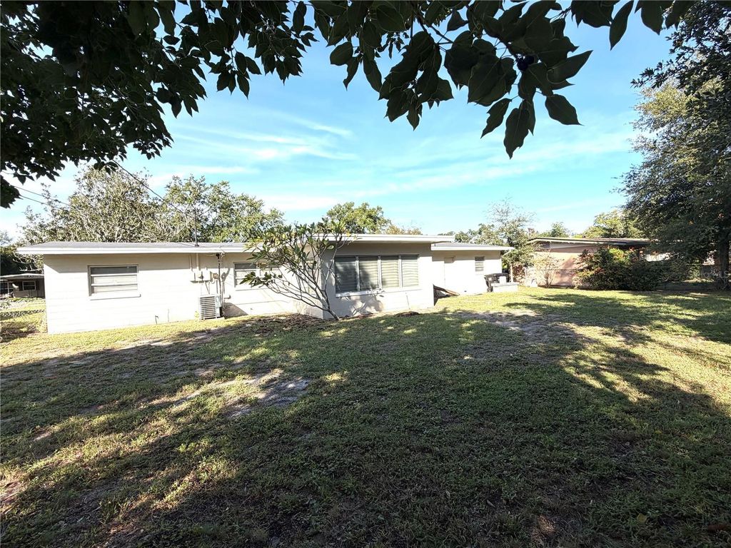 Image 23 of property listing at 1231 VANTAGE DRIVE, Orlando, FL 32806