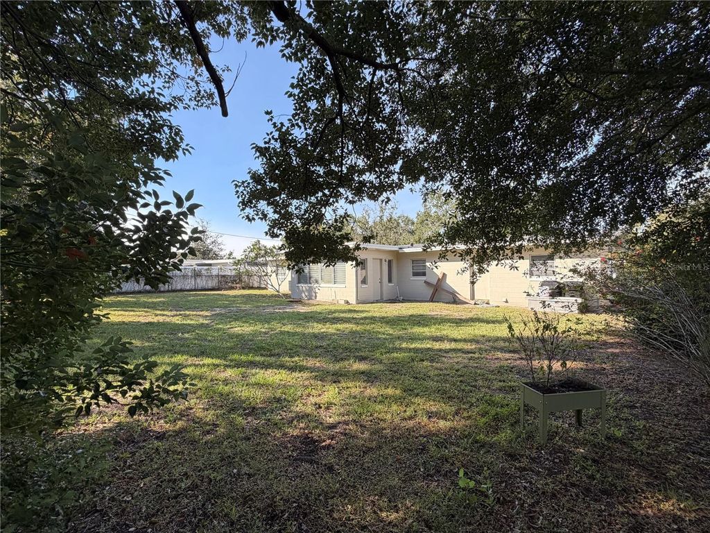 Image 24 of property listing at 1231 VANTAGE DRIVE, Orlando, FL 32806